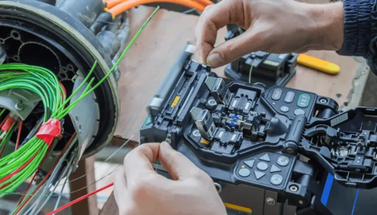 Choosing The Right Fiber Cleaver For Your Installation Needs